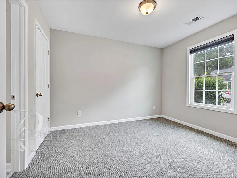 107 Nobility Dr — Photo 16