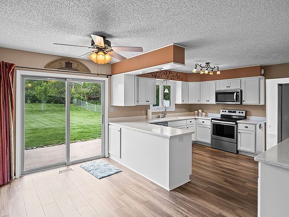 4th image of 2440 Ivy Ln