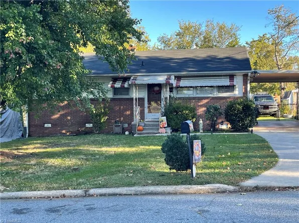 904 Georgia Ave, Thomasville, NC 27360