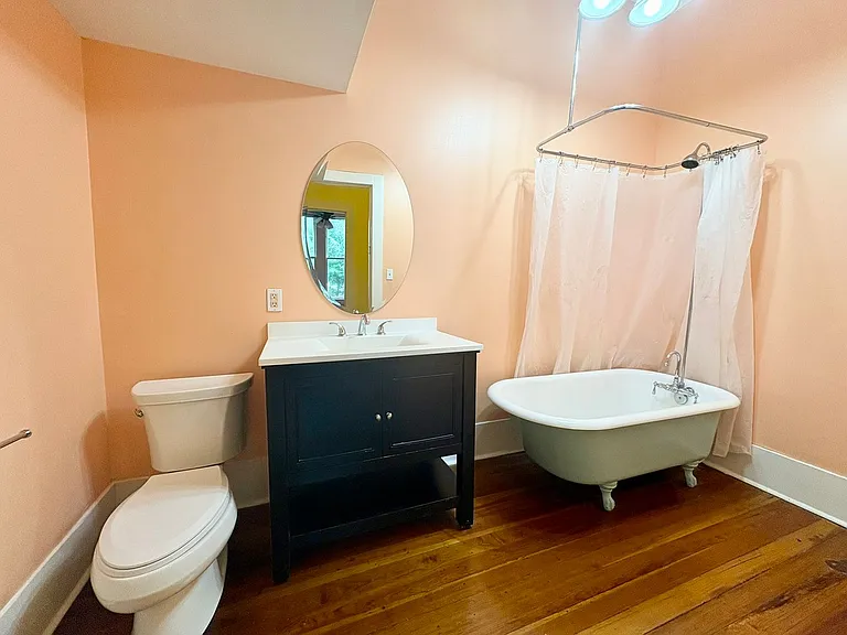215 Versailles Blvd — Photo 12