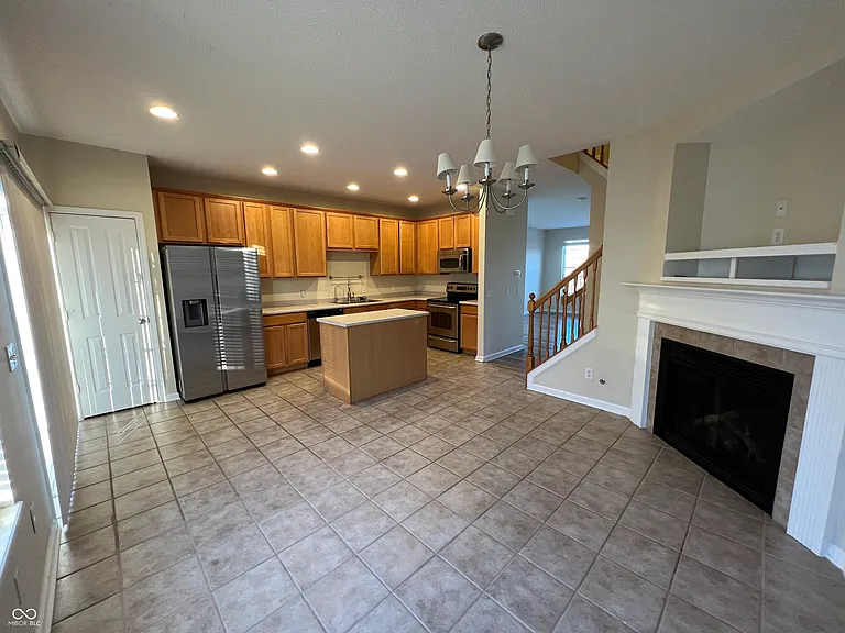 3522 Golden Gate Dr N — Photo 9
