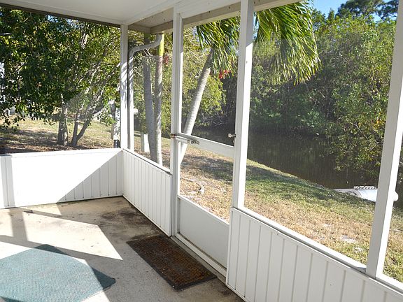 5th image of 517 NE Sapphire Way