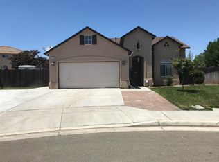 1108 S Berry Dr, Madera, CA 93637