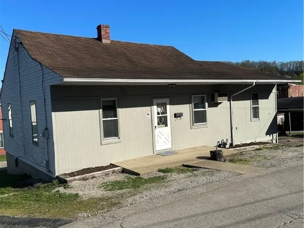 102 1st St, Bentleyville, PA 15314