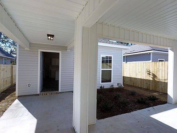 2nd image of 1009 W Hillary St