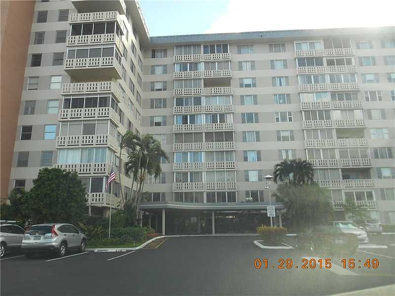 1st image of 4350 Hillcrest Dr APT 305