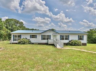 1039 Stage Coach Trl, Yadkinville, NC 27055