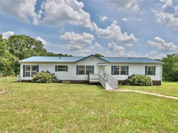 1039 Stage Coach Trl, Yadkinville, NC 27055