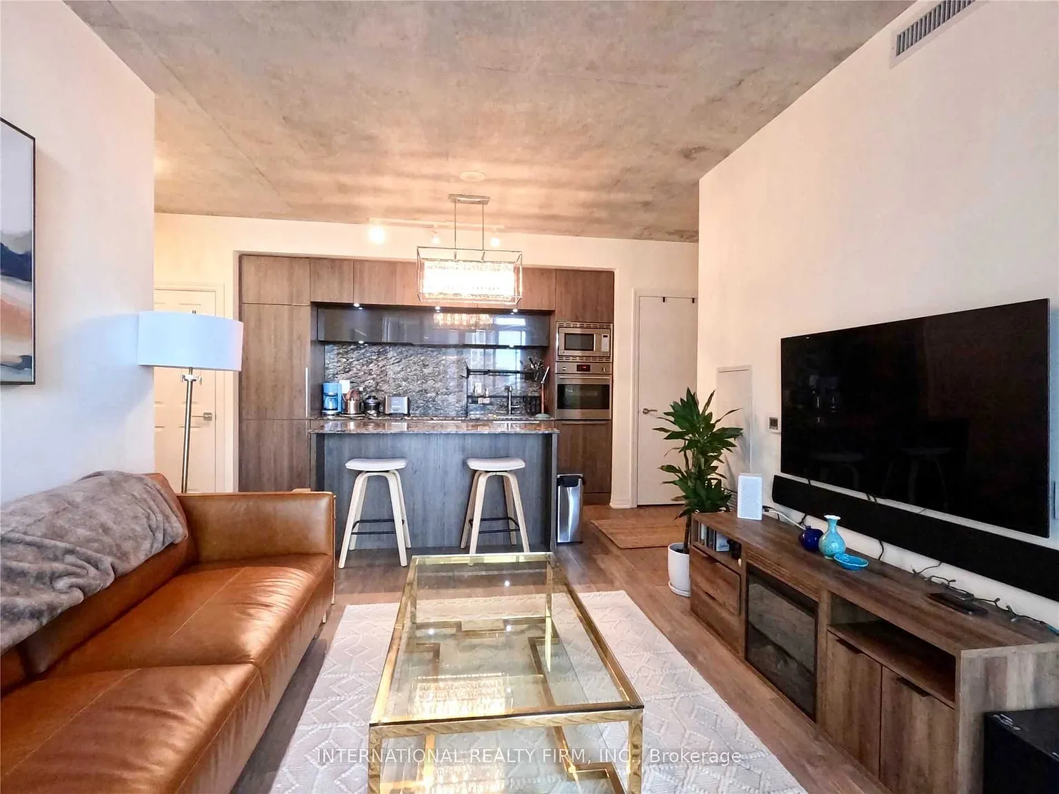 2 bed, $3,100 — Photo 2