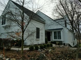 70 Whittington Crse, St Charles, IL 60174