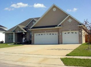 2208 Harbor Lndg, Springfield, IL 62712