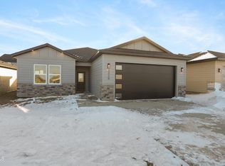 3329 34th St W, Williston, ND 58801