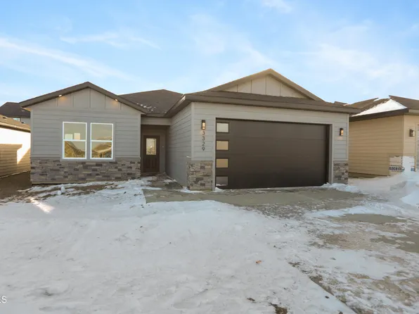 3329 34th St W, Williston, ND 58801