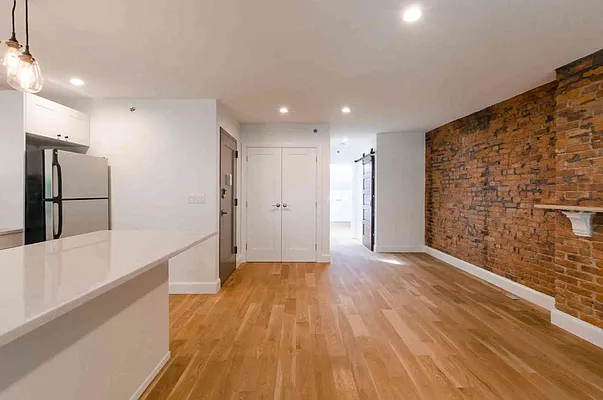 Rented by RES New York | media 11