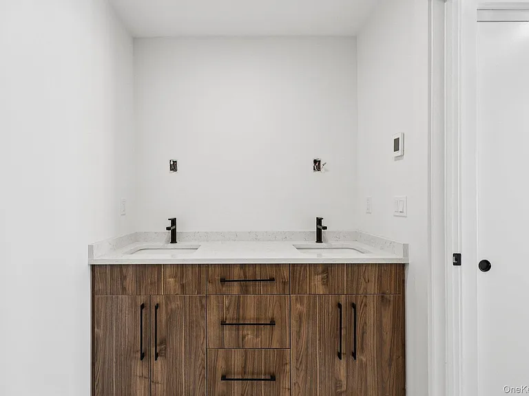 325 Manville Rd #203 — Photo 21