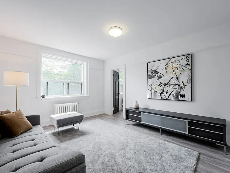210 Wychwood Ave #10 — Photo 8