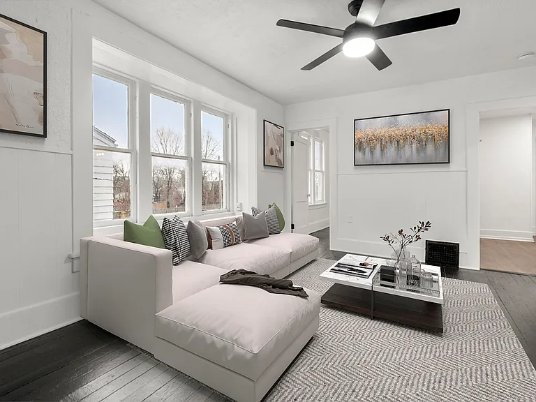 1013 W Shiawassee St #2 — Photo 3