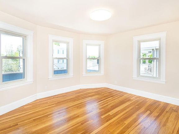 2nd image of 14 Saint John Ave Floor 2