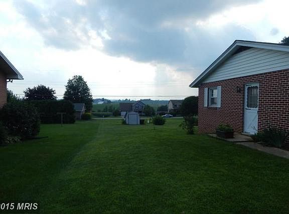 3rd image of 111 Hillside Dr