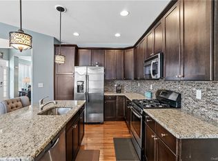 7 Rosecrest Ct, Middletown, NY 10940