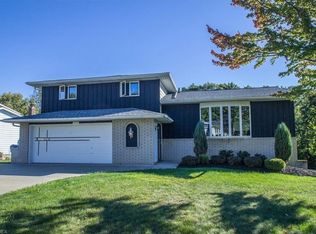 5303 Sassafras Dr, Parma, OH 44129