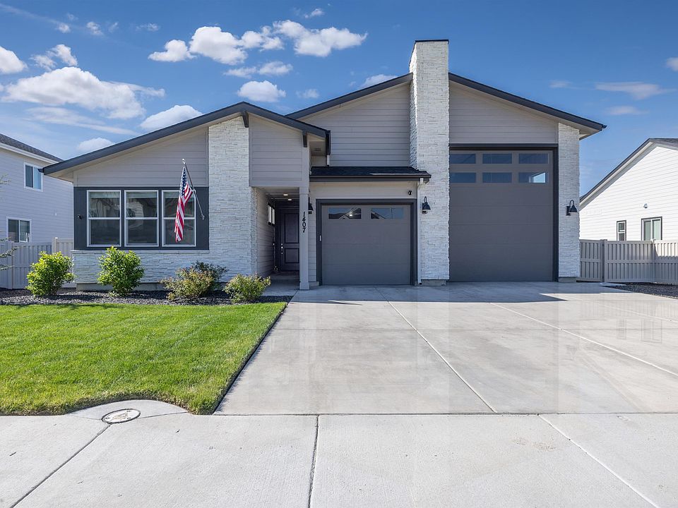 1st image of 1407 Stirling Mdw