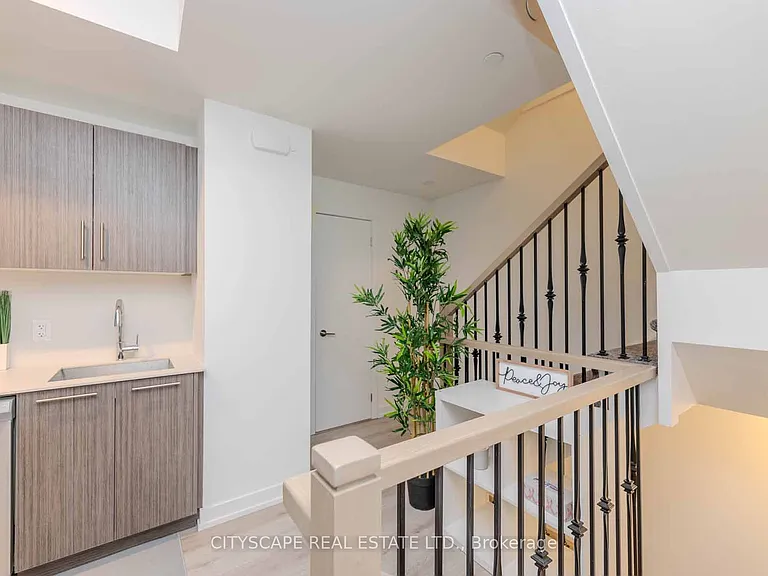871 Sheppard Ave W #46 — Photo 16