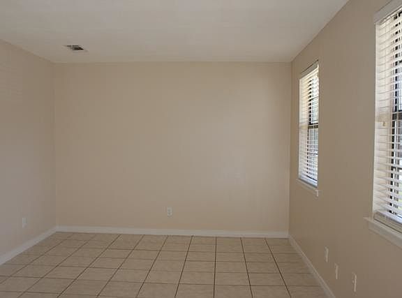 4th image of 4004 E Johnson Ave