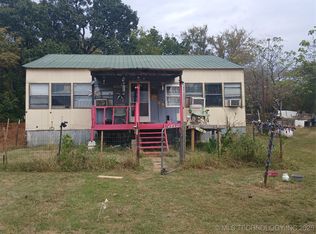 1079 Harbor Dr, Checotah, OK 74426