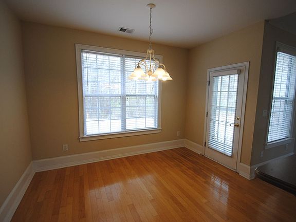 4th image of 331 Grandiflora Dr