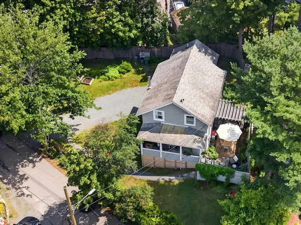 10 Braeburn Rd, Halifax, NS B3N 1C2