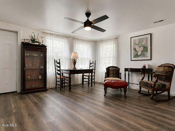 5th image of 109 Old Glendon Road