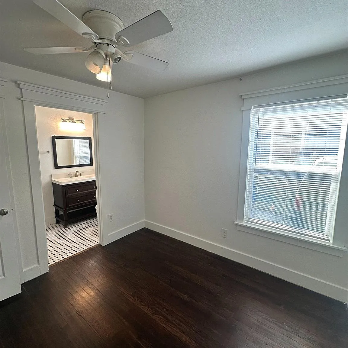 2 bed, 2.0 bath, 920 sqft, $1,650 — Photo 3
