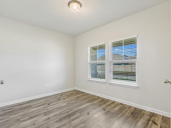 Utilize the flex space as a home office, game room, or however best suits your familys needs.
