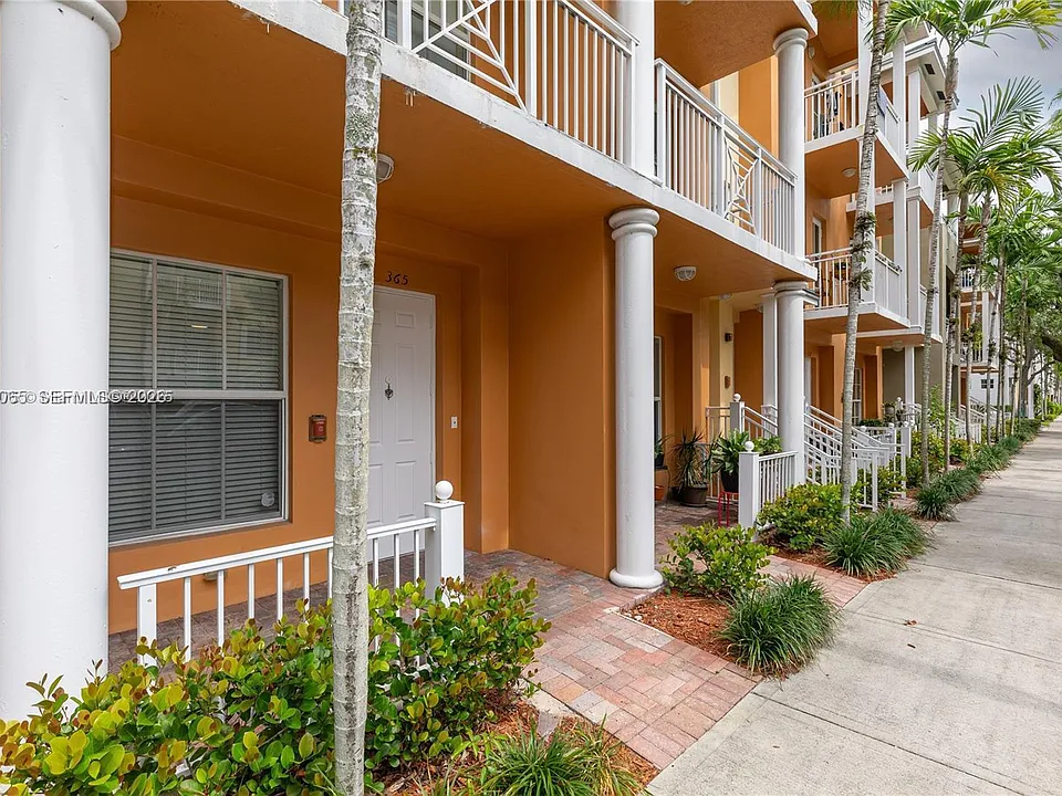 365 SW 13th Ter #-