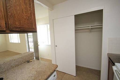 4th image of 2564 N Yardarm Ave