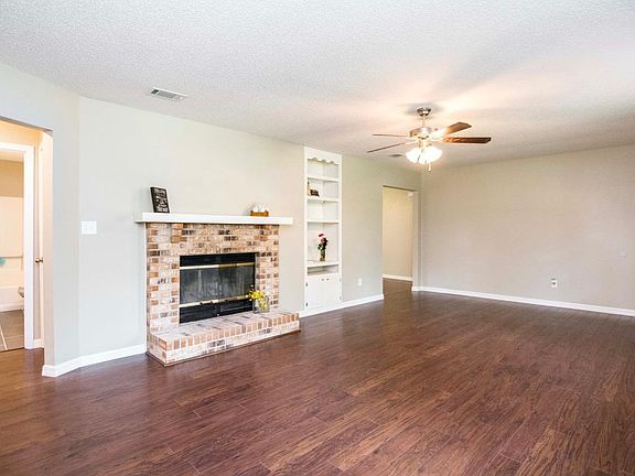 5th image of 4653 Evelyn St