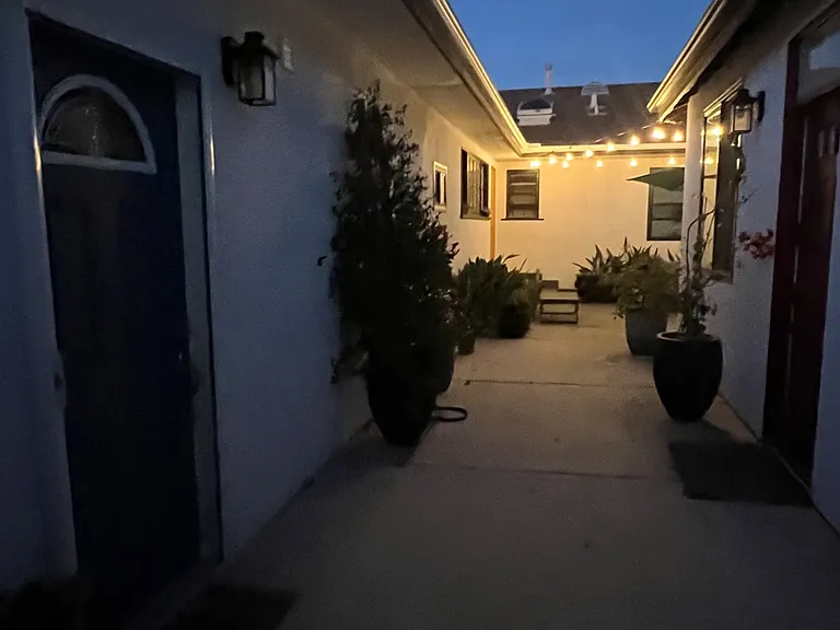 1833 Pomona Ave #B — Photo 15