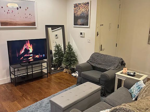3rd image of 75 Green St APT 2B