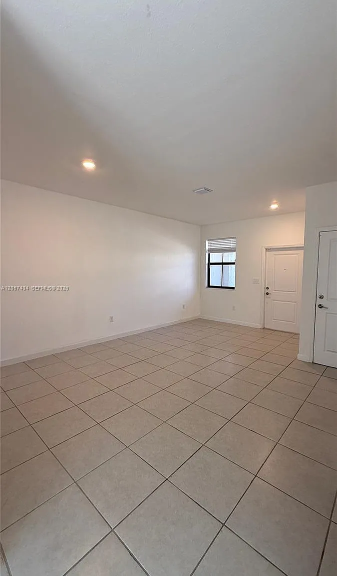 Silver Palm Residential H — Photo 3