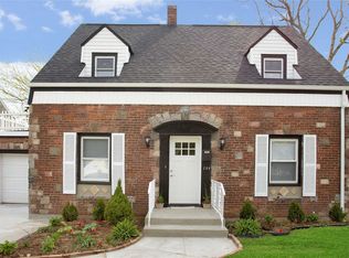 288 Rutland Rd, Freeport, NY 11520