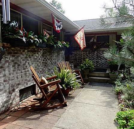 3rd image of 6884 Hillcrest Dr