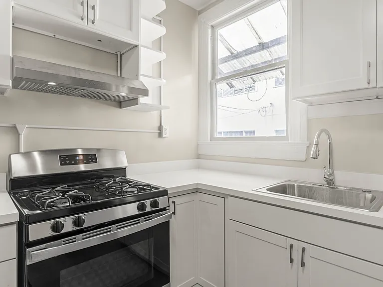 2425 Mission St #B — Photo 24