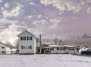 2 Lakeview Rd, Poughkeepsie, NY 12603