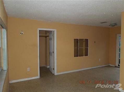 3rd image of 10101 NW 32nd Ave