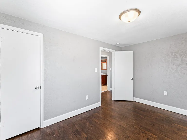 33085 W 82nd St — Photo 18