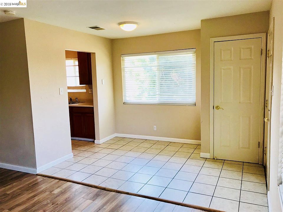 2nd image of 2408 Lemontree Ct Unit 4