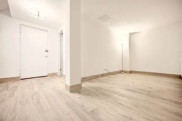 Rented by Urbane Brokerage | media 15