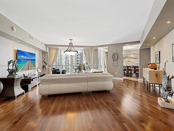 4th image of 333 Las Olas Way APT 2305