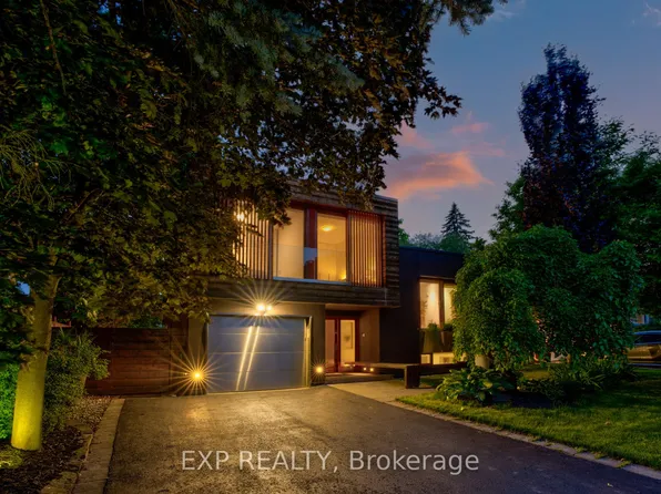 26 Richmond Dr, Brampton, ON L6W 2E9